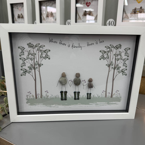 Pebble Art by La De Da Living 

Award winning keepsake gifts - Handmade in the Cotswolds 



Framed Pebble Art - White block frame 31.5cm
2 Pebble Adults & 1 Pebble child;
'Where there is family... there is love'