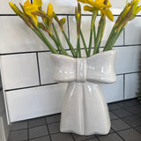 Off White / Neutral Ceramic Glazed Bow Shaped Vase H20cm