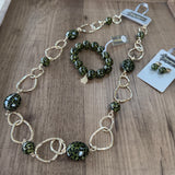 Eliza Gracious quality affordable design led branded costume jewellery

Tigers Eye effect beads mixed with soft gold twin links decoration long necklace
Colour - Green&nbsp;