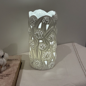 Light Glow - Home; supply the best designs &amp; the highest quality products

White Ceramic Column Rechargeable Style Lamp H20cm
Design - Dandelions&nbsp;&nbsp;