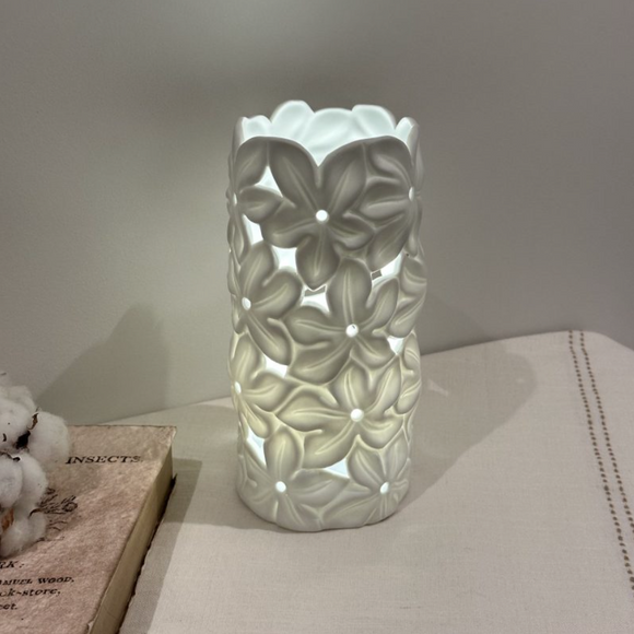 Light Glow - Home; supply the best designs & the highest quality products

White Ceramic Column Rechargeable portable Style Lamp H20cm
Design - Frangipani Serenity

New AW25