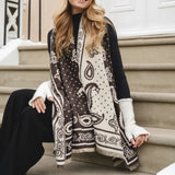 Accessories by Park Lane
Super soft Scarf with reversible design which features an elegant mix of a classic Paisley pattern, micro-dot details, an ornamental border and a delicate fringed trim.
Colour - Dark Brown &amp; Cream&nbsp;