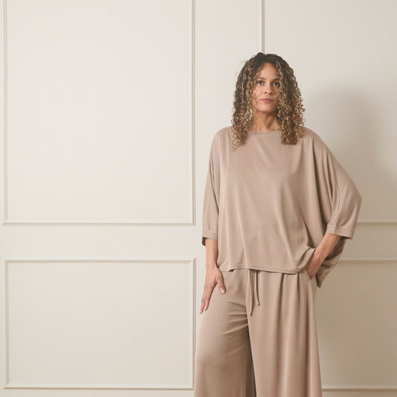 Chalk - Erin floaty wide boxy lounge top 
Colour - Fawn

Designed in the UK.  Designed for Living.