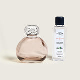 Maison Berger - Ophelia Lamp Collection
Nude Lampe Berger Gift Pack with 250ml Light Floral Fragrance

New SS26



Immerse yourself in the elegance of the Nude Ophelia Lamp Berger Gift Pack, enhanced by the Light Floral fragrance and its harmonious curves, for a soothing and delicate atmosphere.