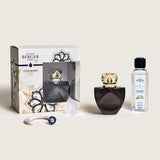 Maison Berger Lamp Gift Set
Eternity Collection
Lamp Colour - Black
250ml Fragrance - Lady Flower



Explore the refined sophistication of the Black Eternity Lamp Berger Gift Pack, with stunning facets and Lady Flower fragrance.