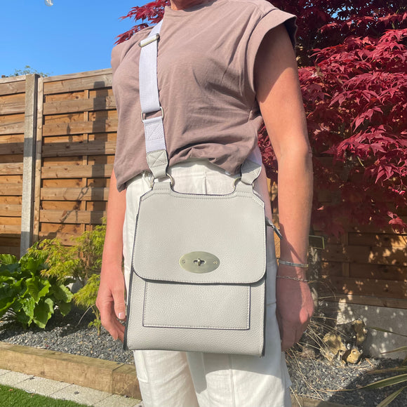 Pale 2025 grey bag