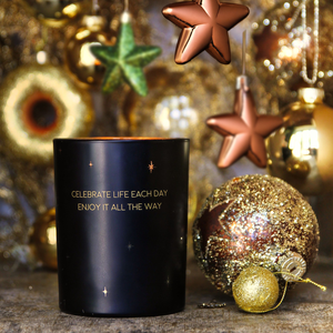 Soy Candle 12.5cm&nbsp;
Presented in a Black Glass Jar with the Fragrance Winter Wood.
Quote on the candle;&nbsp;'Celebrate Life each day enjoy it all the way'&nbsp;