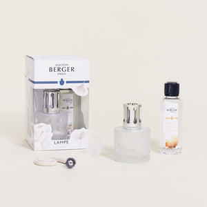 Maison Berger Aroma Gift Set; Frosted white glass lamp with a floral leaf decoration. 250ml Aroma Energy fragrance - Sparkling zest  4678