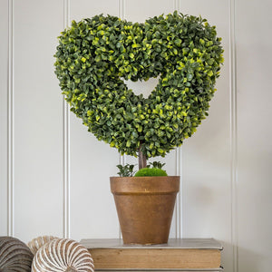Retreat - Faux Topiary Heart in Pot 40cm 20ss76